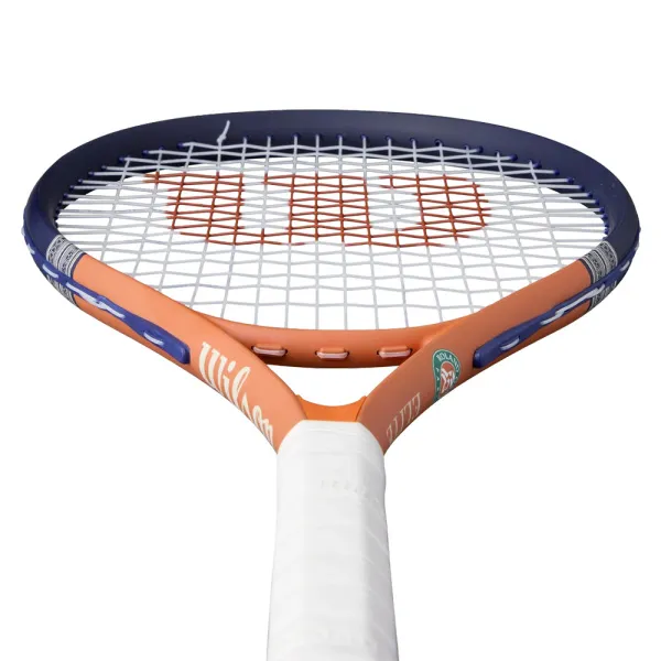 Ракетка б/т Wilson Roland Garros Elite Gr3, WR193210U3, алюм, со струнами, оранжево-бежевый за 8&nbsp;146.40 ₽ в Новосибирске